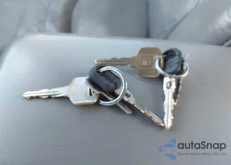 1999 Buick Century Custom из США, поврежденный, VIN 2G4WS52M8X1586930